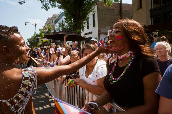 Comment l'économie mondiale se remet-elle des crises récentes ?
